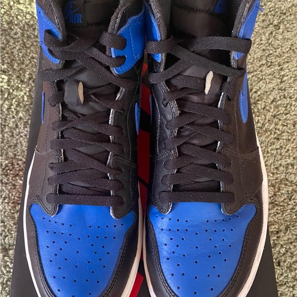 Air Jordan 1 Retro High OG - EUC - Picture 2 of 7